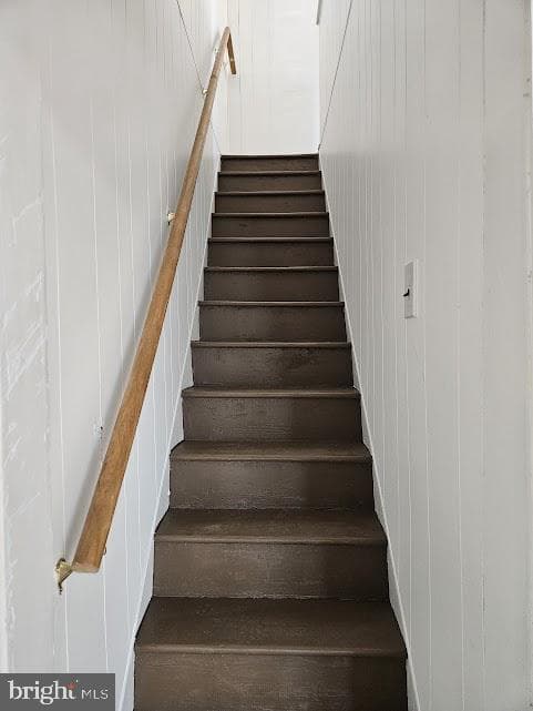 1121 W Poplar Street photo 30