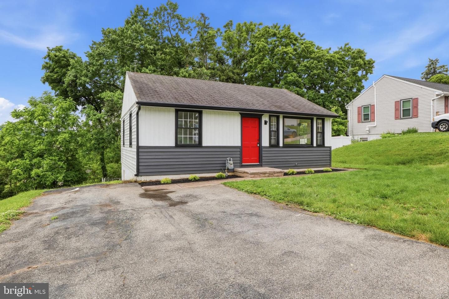 1208 Overbrook Drive photo 2
