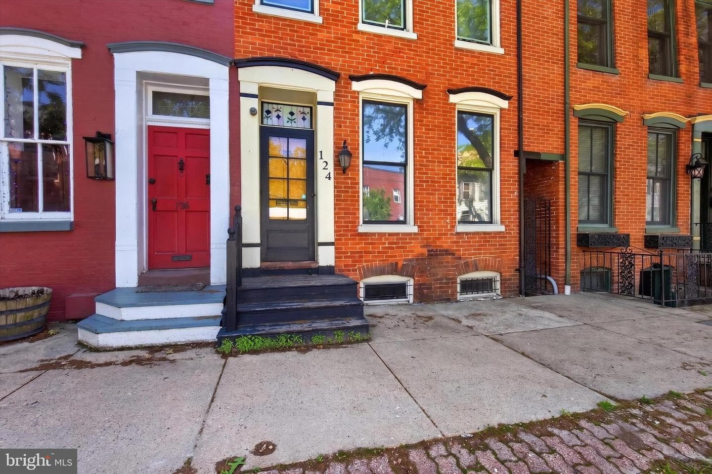 124 S Newberry Street photo 2