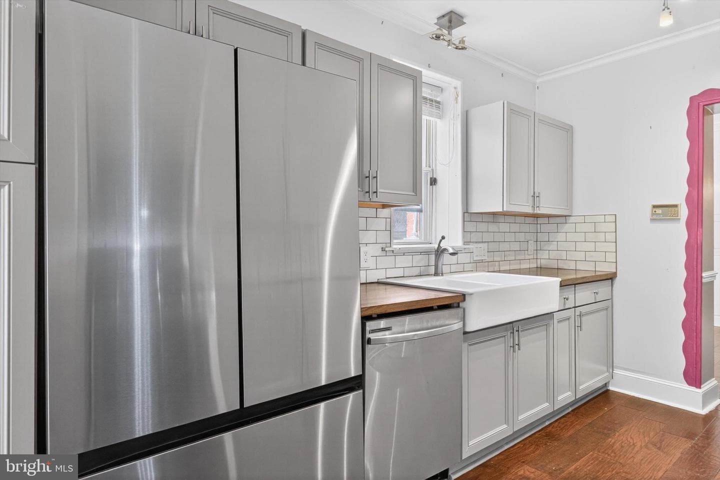 124 S Newberry Street photo 9