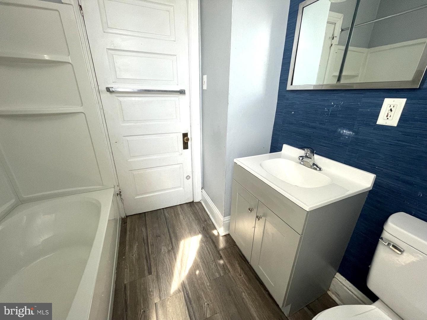 1136 E South Street photo 10