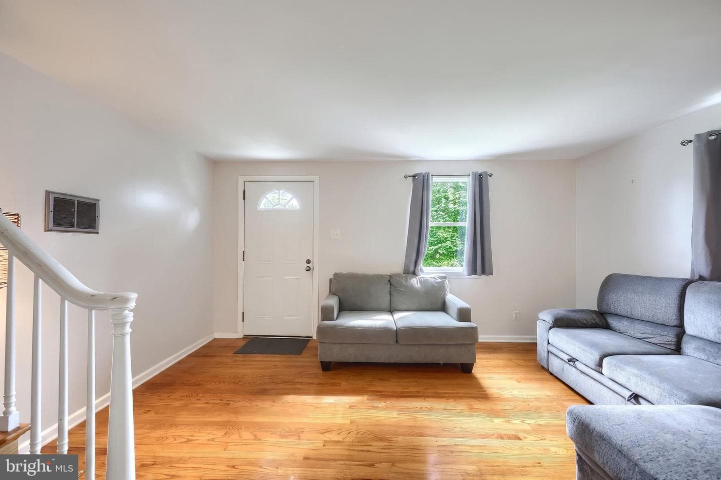 724 Village Road photo 13