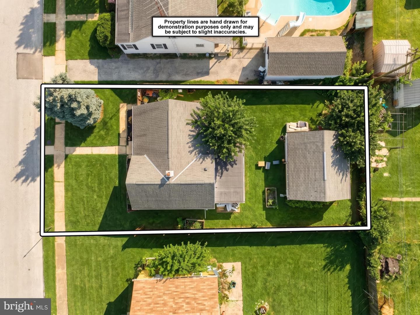 724 Village Road photo 6