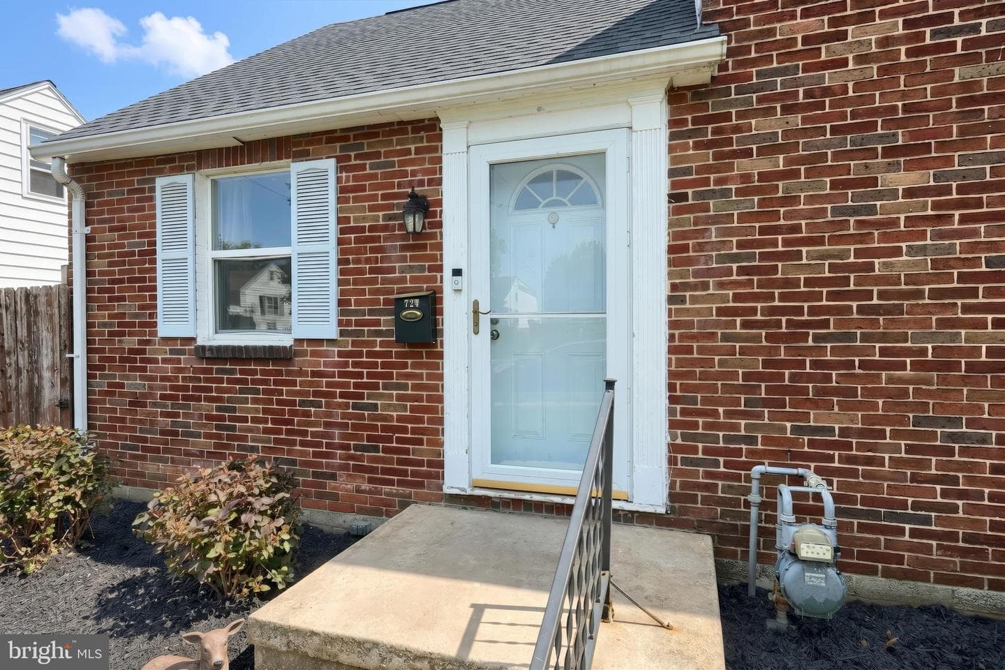 724 Village Road photo 8