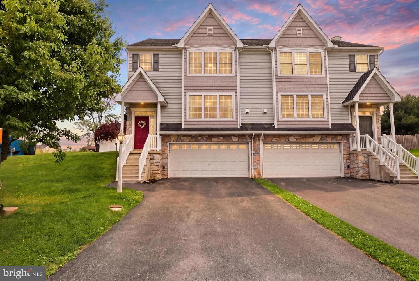 560 Nantucket Drive photo 2