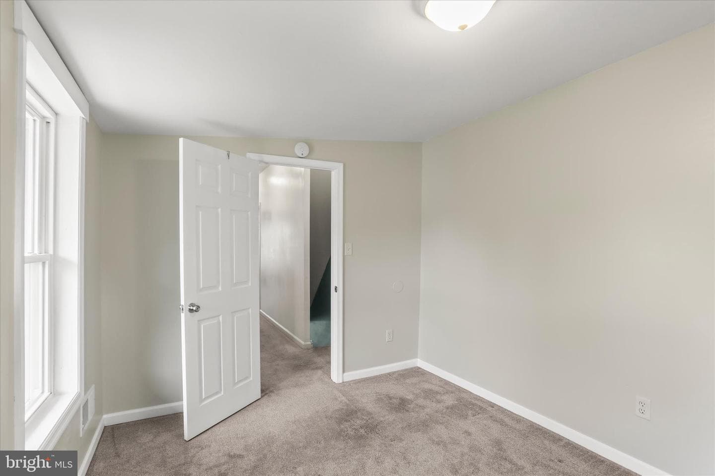 619 Ridge Avenue photo 18