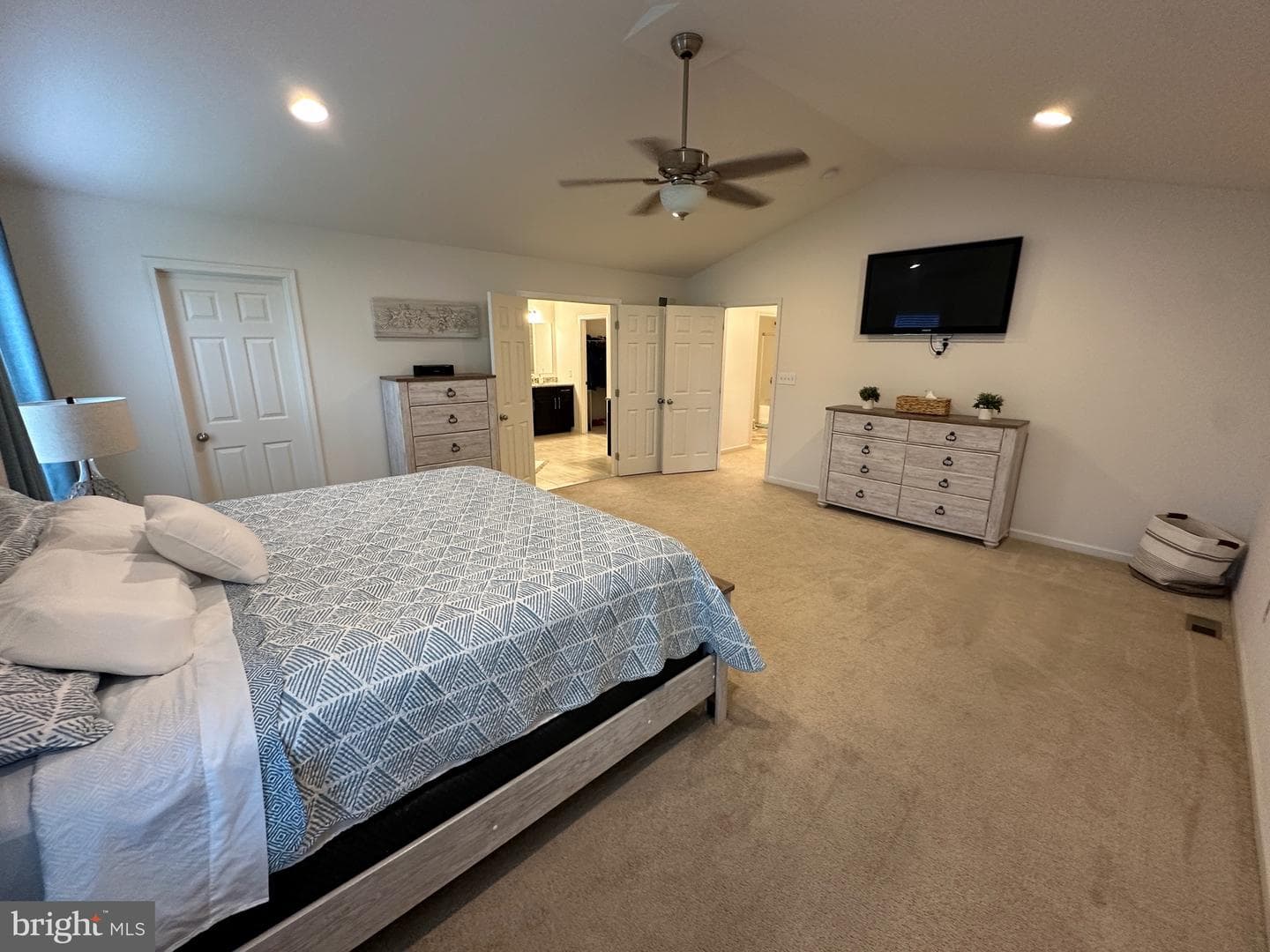 20 Greenview Drive photo 28