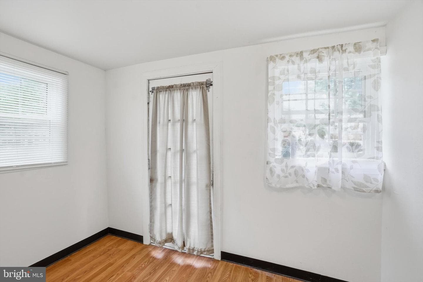 738 Edison Street photo 3