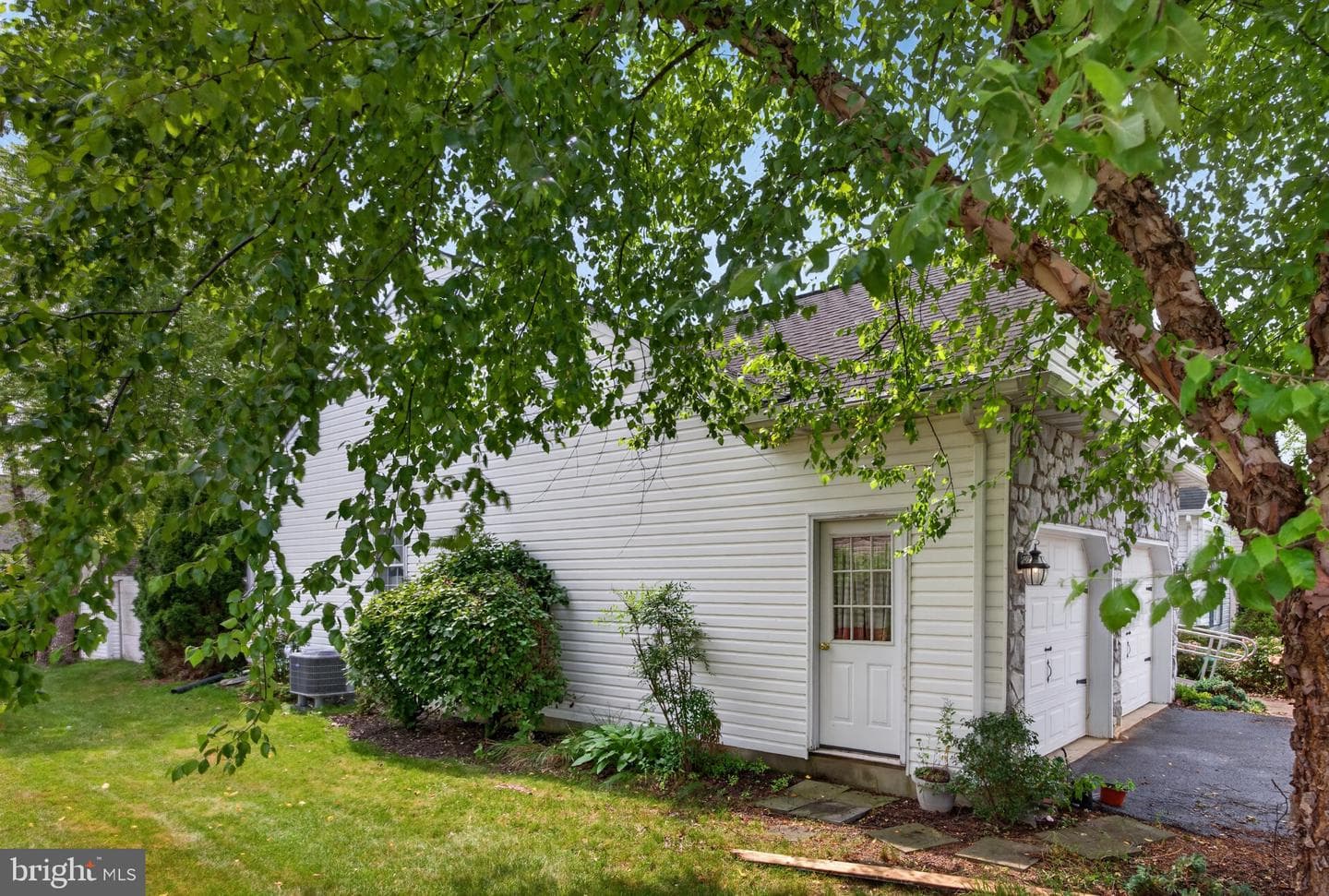 275 Silver Maple Court photo 9