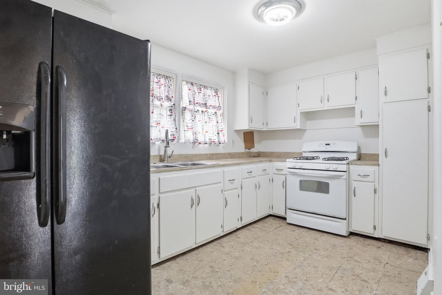 863 E Kings Court photo 10