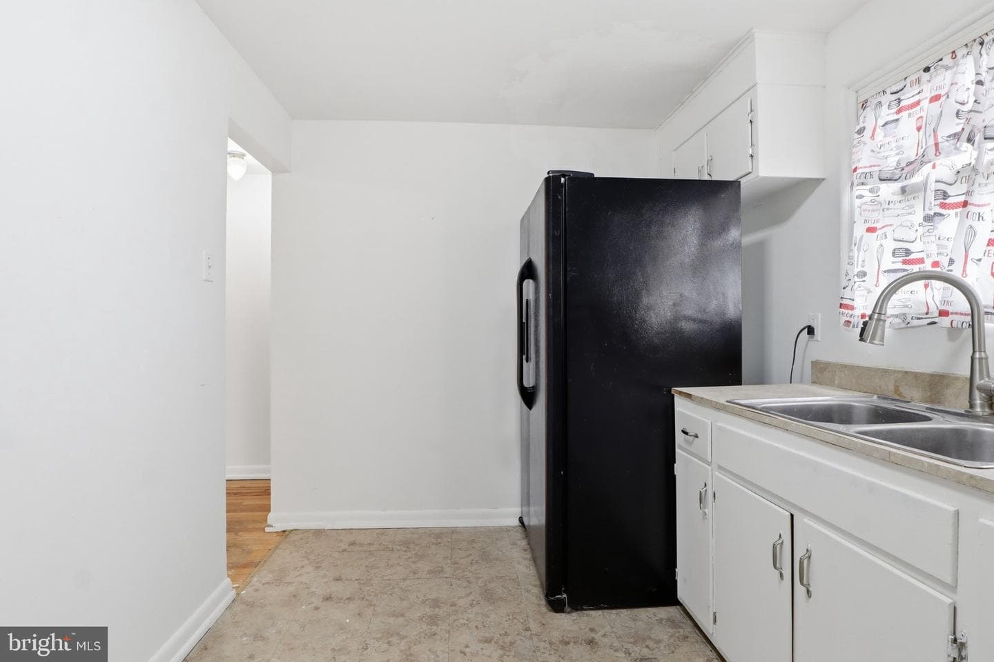 863 E Kings Court photo 14