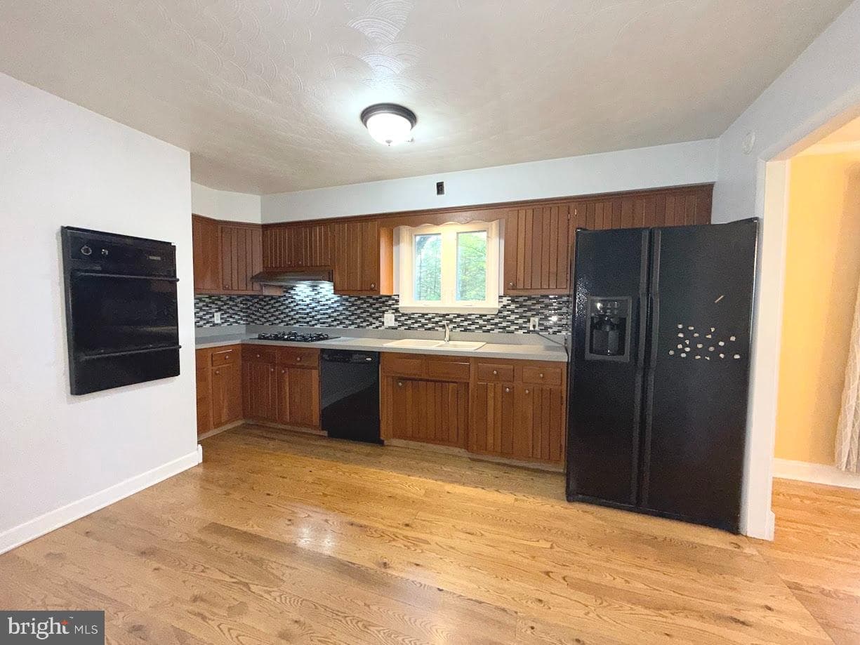 1589 Hollywood Parkway photo 17