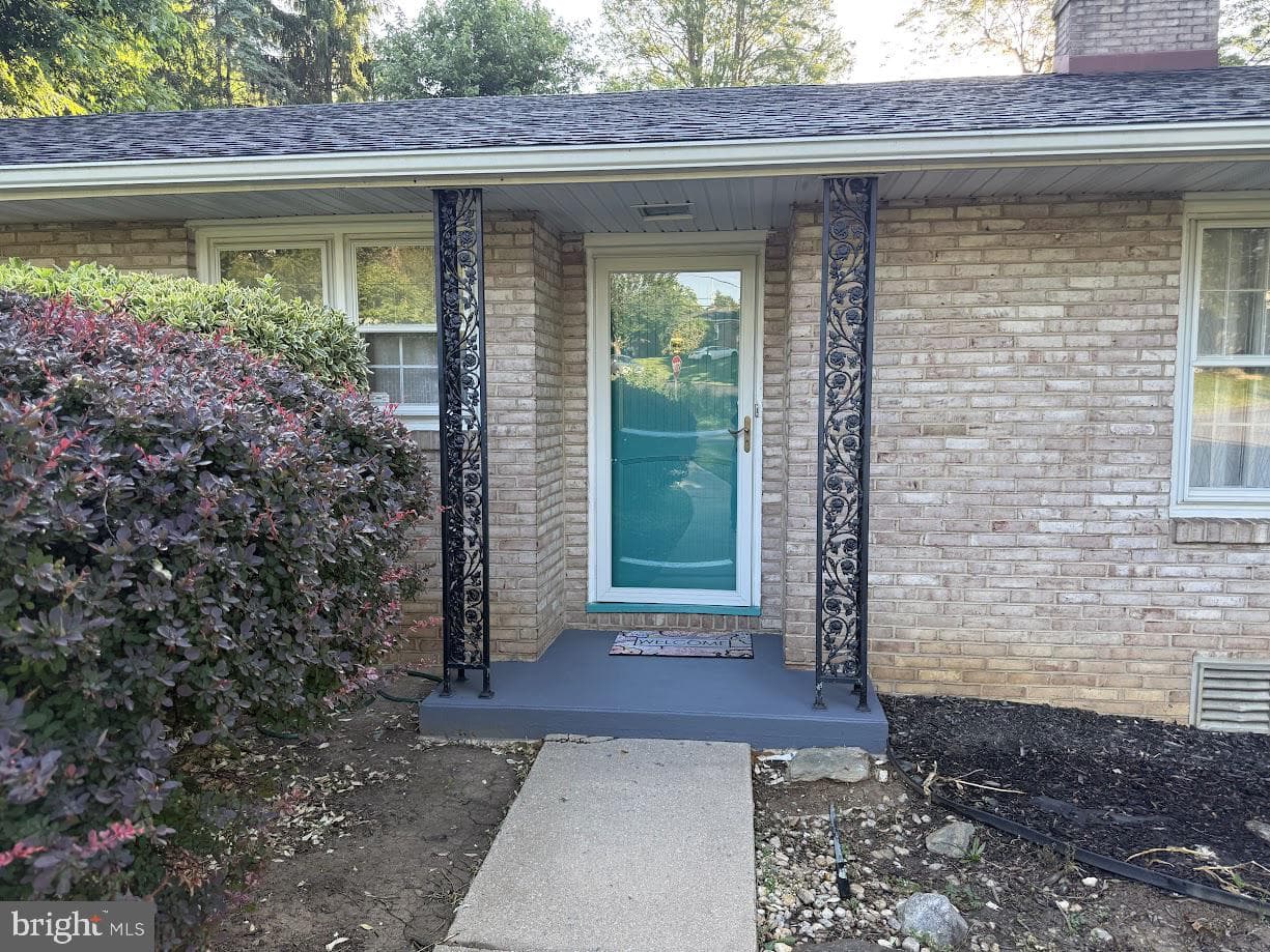 1589 Hollywood Parkway photo 9