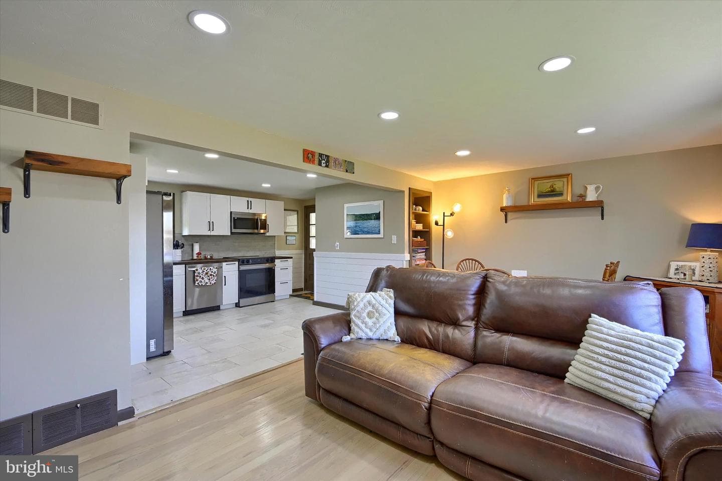 2740 Clearbrook Boulevard photo 4