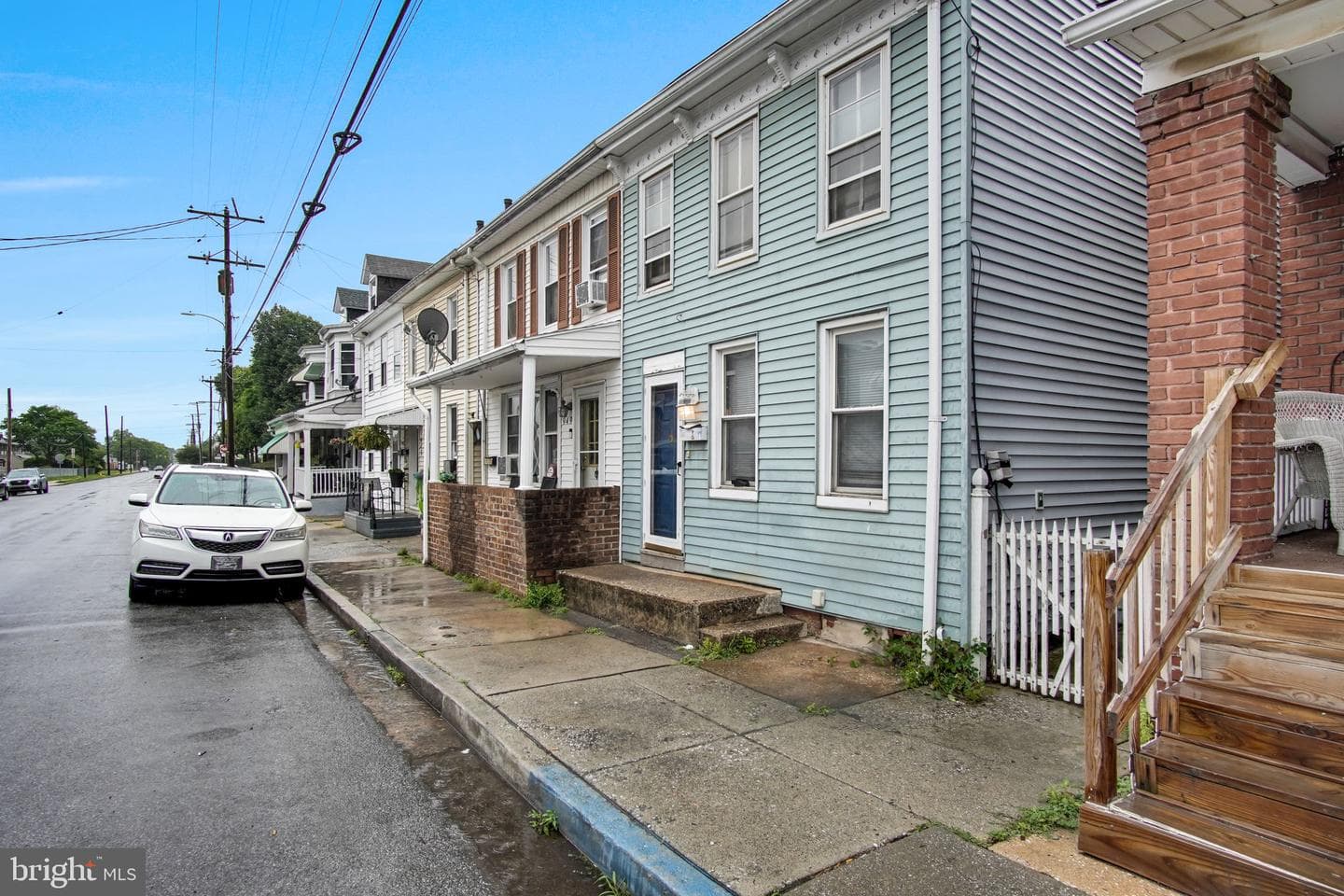 951 E King Street photo 3
