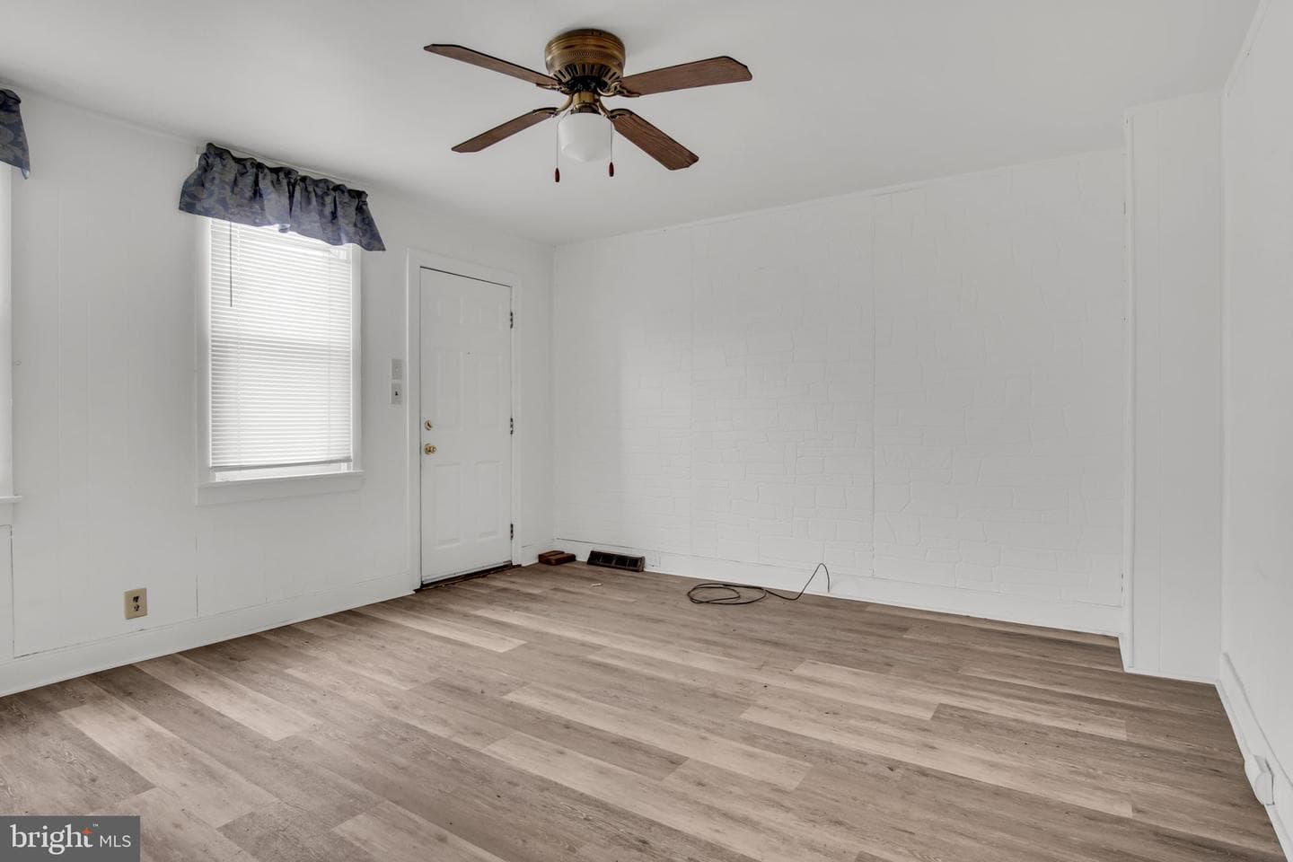 951 E King Street photo 5