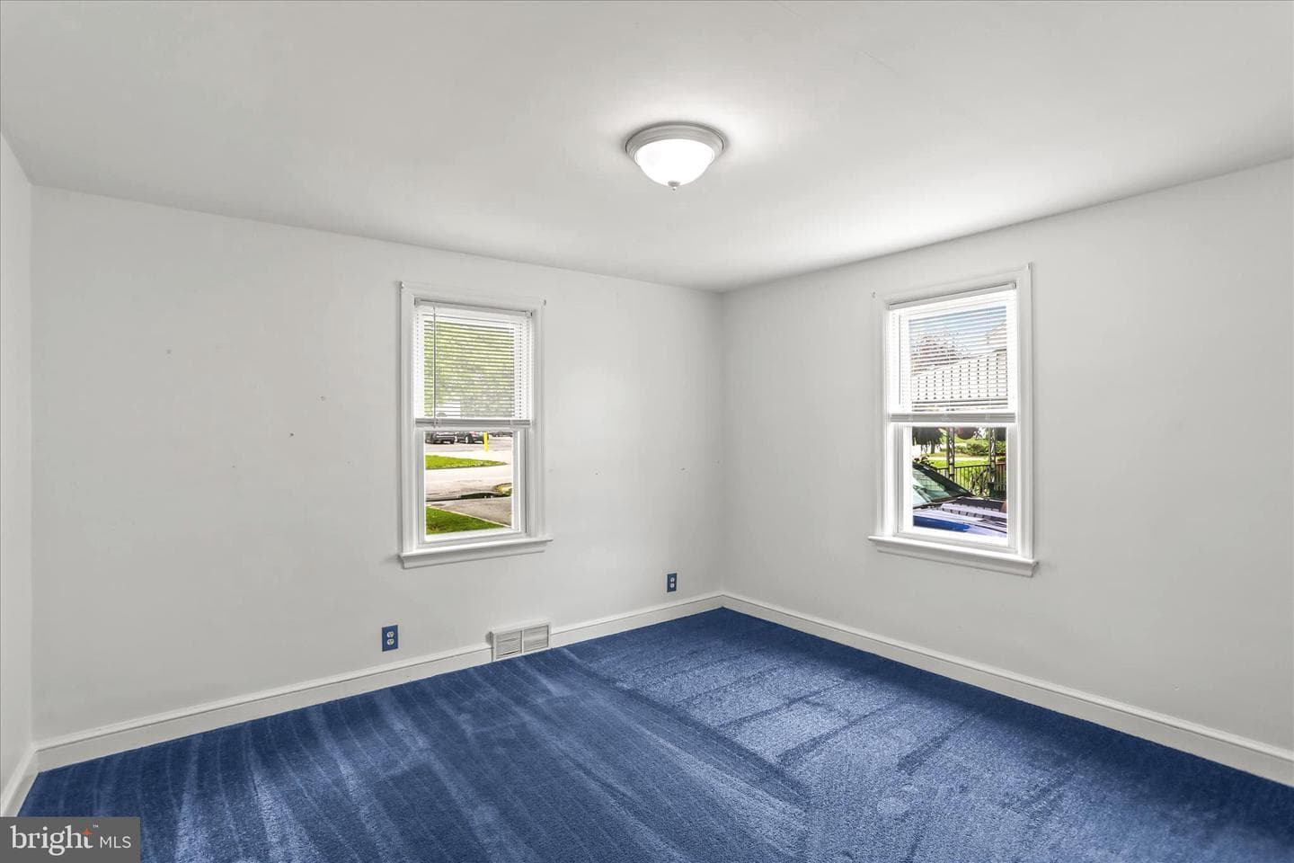 2515 N George Street photo 12