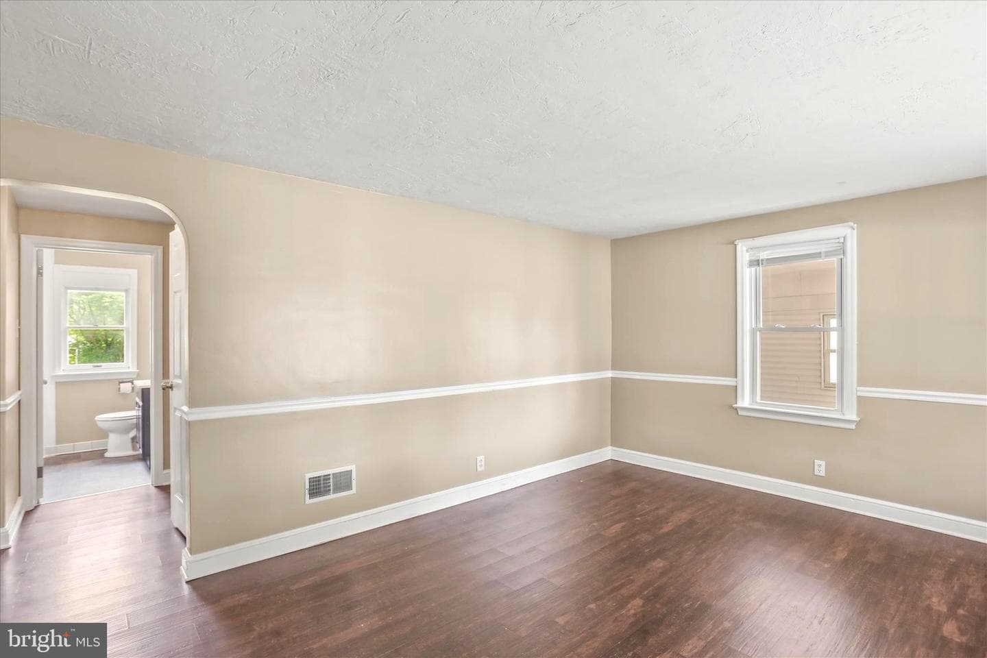 2515 N George Street photo 4
