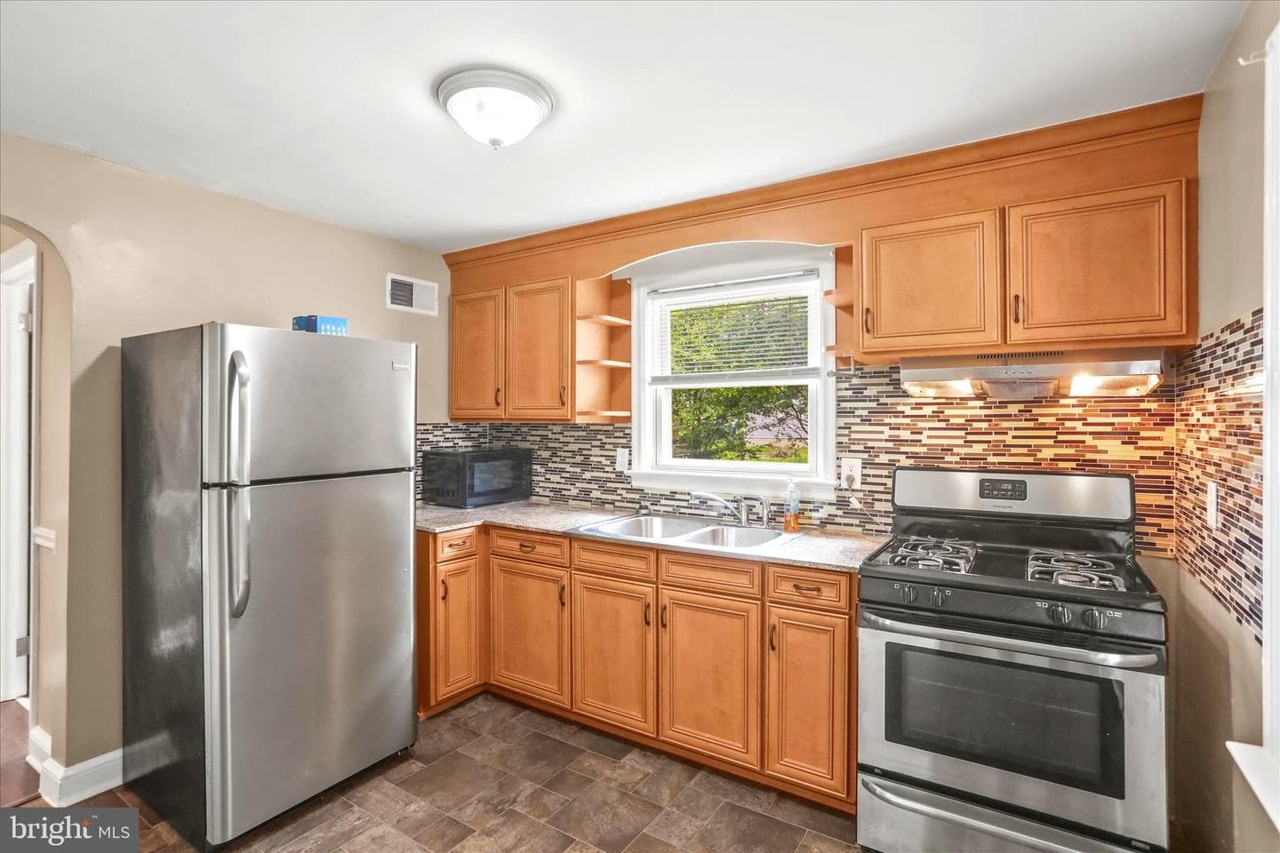 2515 N George Street photo 7