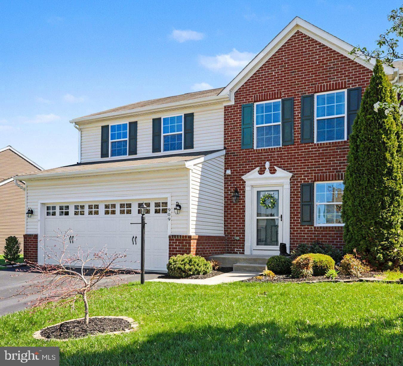 909 Cougar Pointe Circle, Seven Valleys