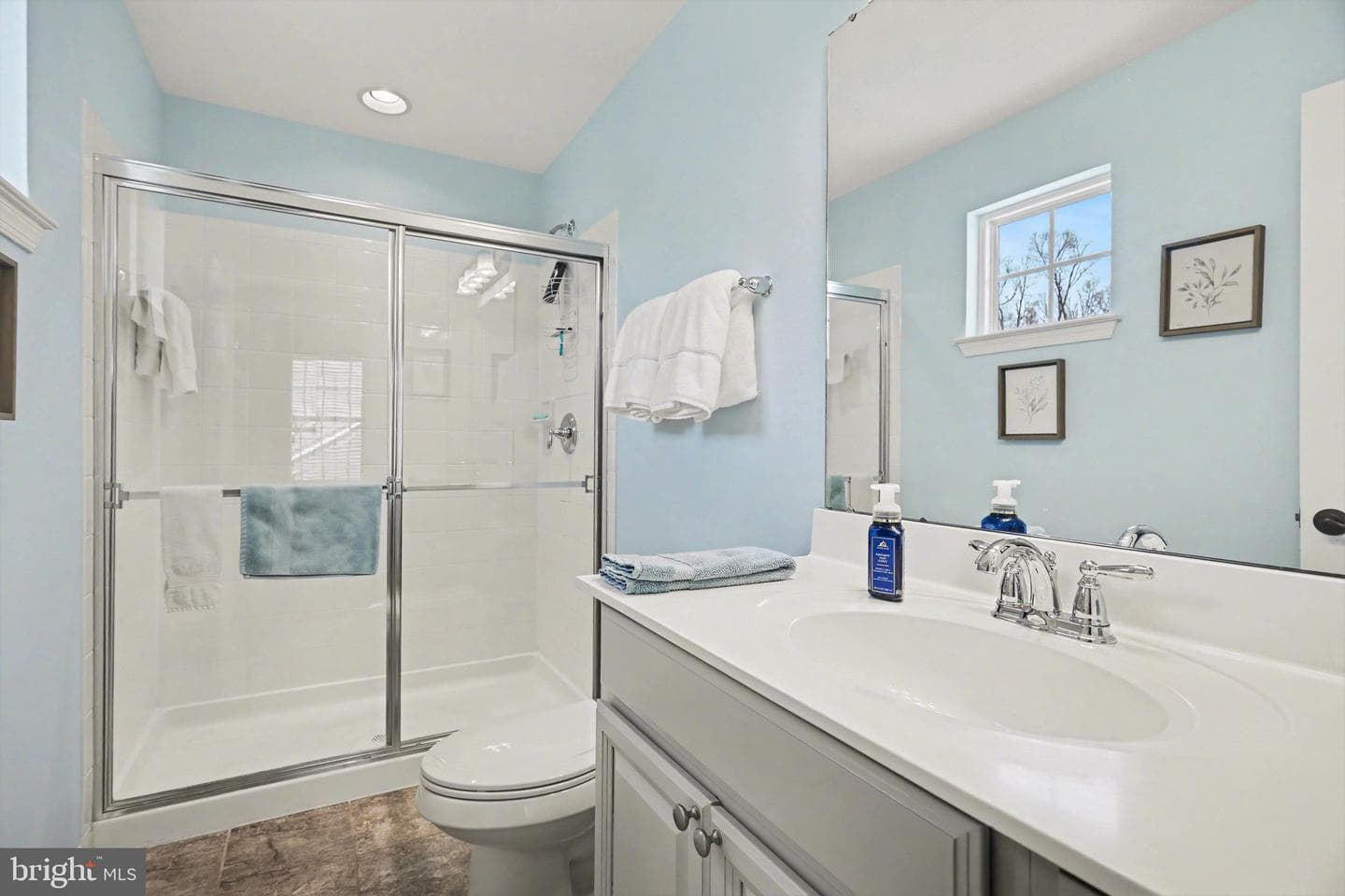 909 Cougar Pointe Circle photo 13