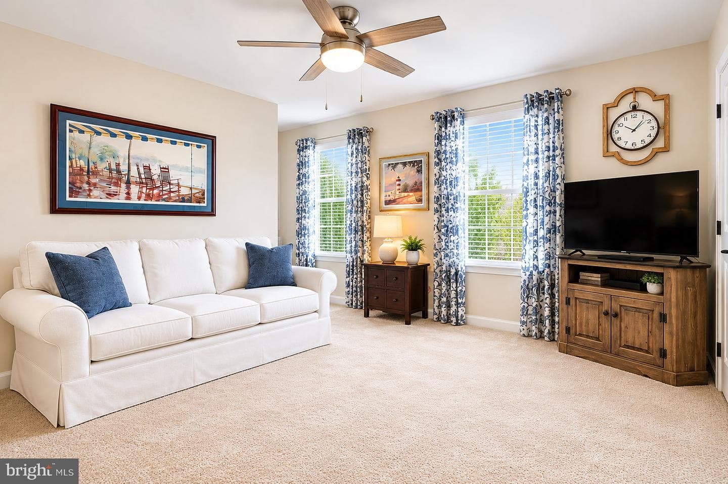 909 Cougar Pointe Circle photo 14
