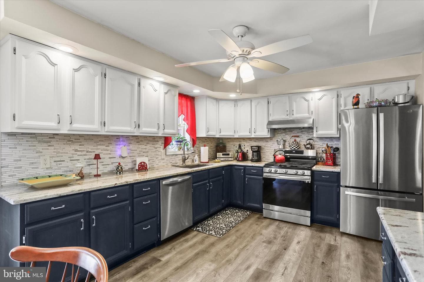 17 Ecker Avenue photo 19