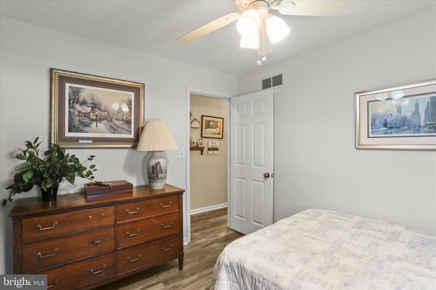 17 Ecker Avenue photo 23