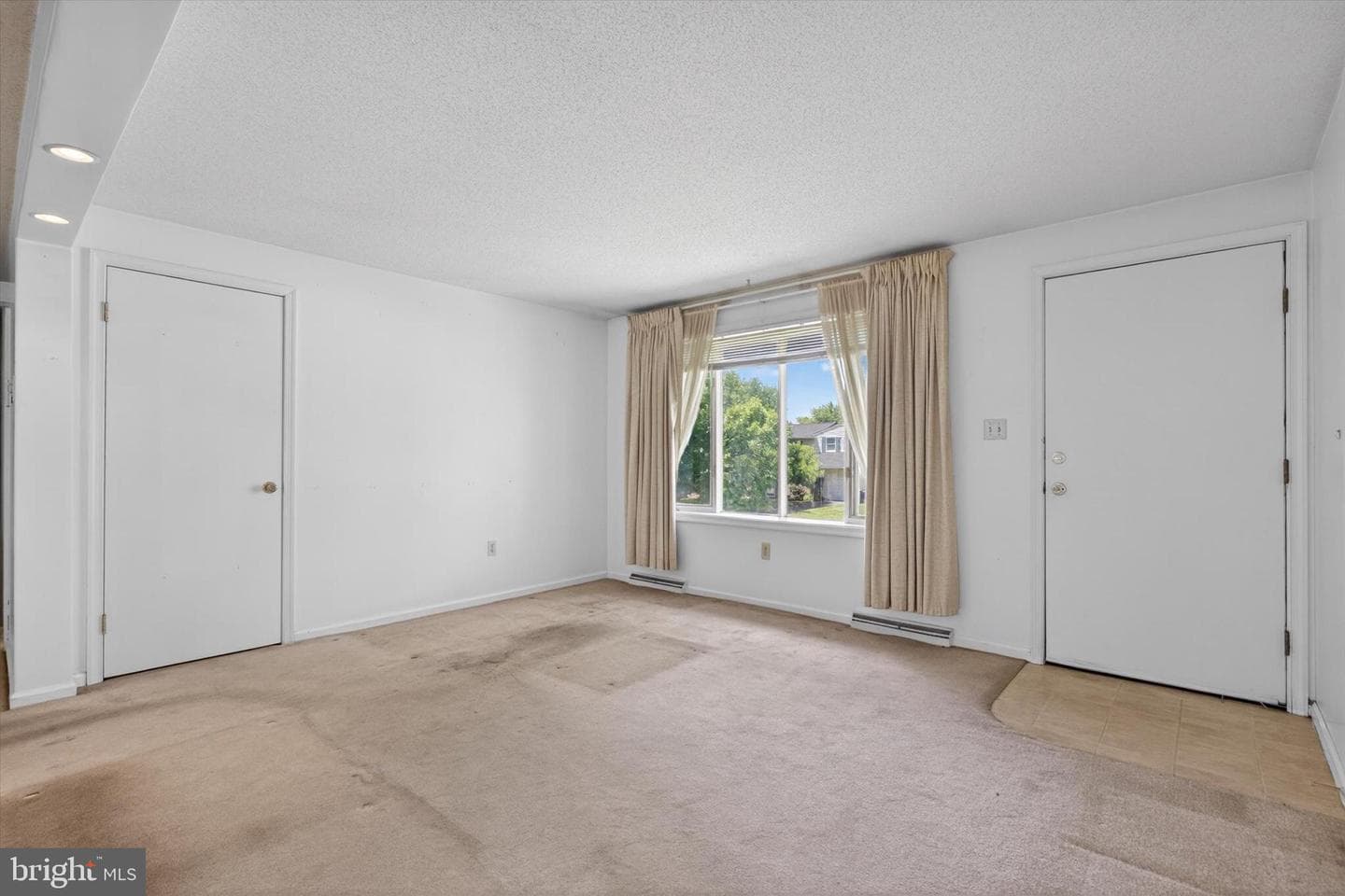 1440 Equestrian Drive photo 2
