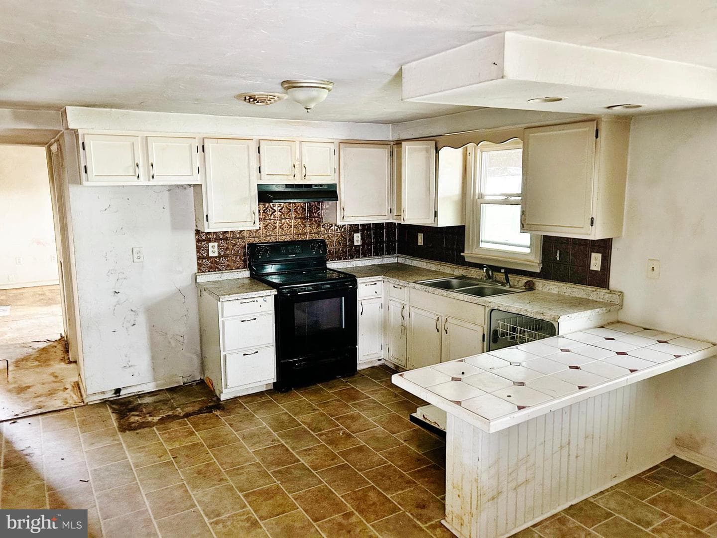 2311 Log Cabin Road photo 2