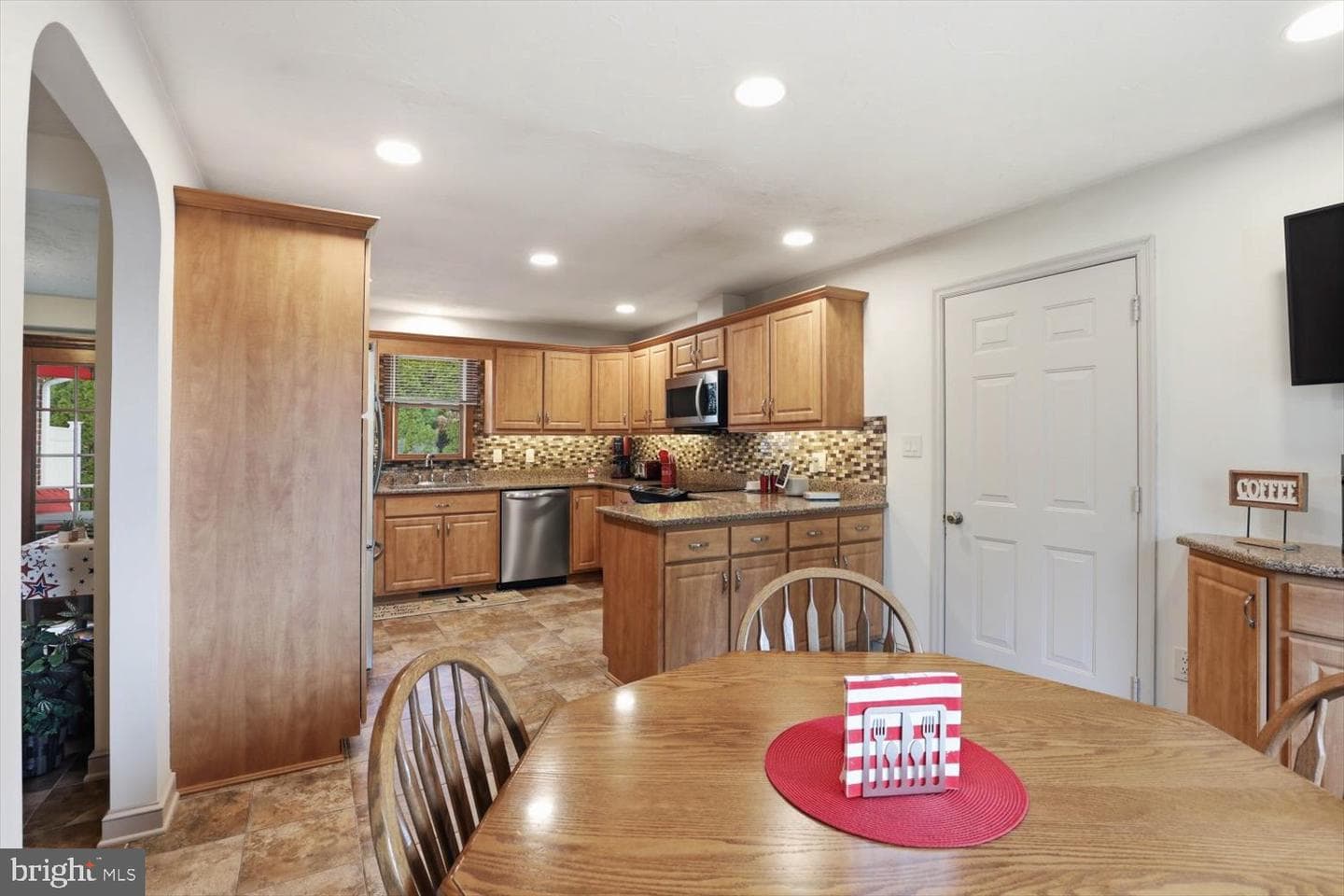 251 S Vernon Street photo 6