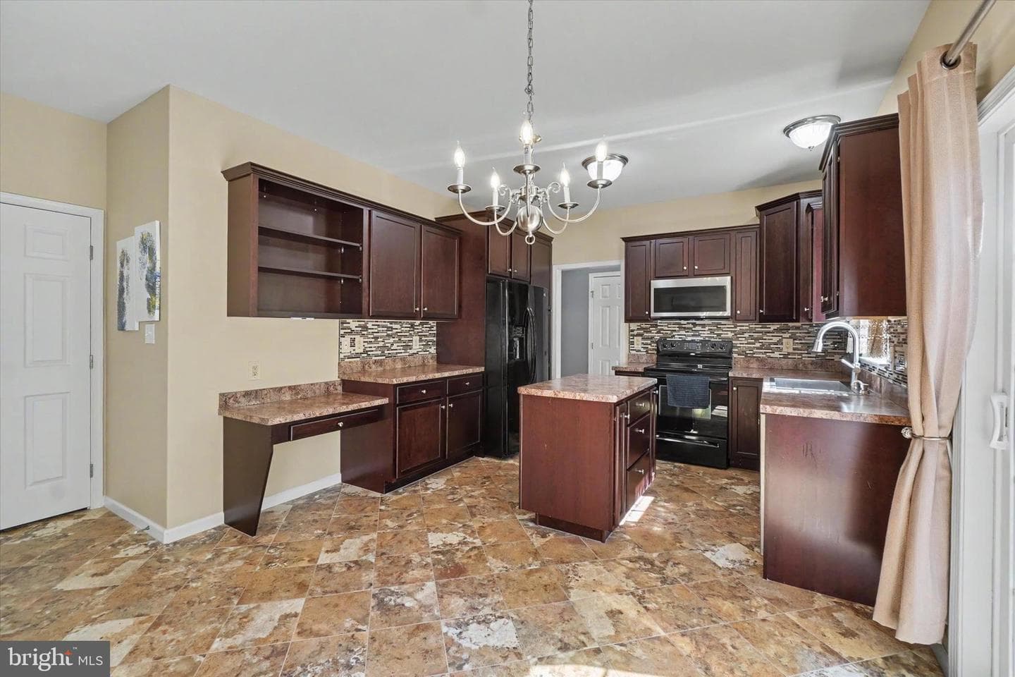 2570 Carriage Lane photo 10