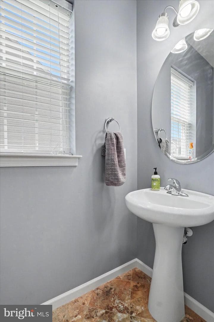 2570 Carriage Lane photo 13