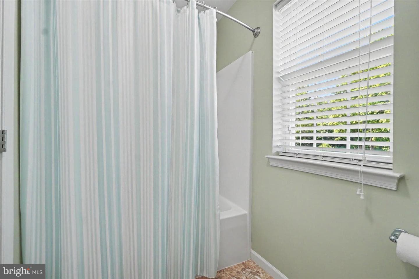 2570 Carriage Lane photo 17