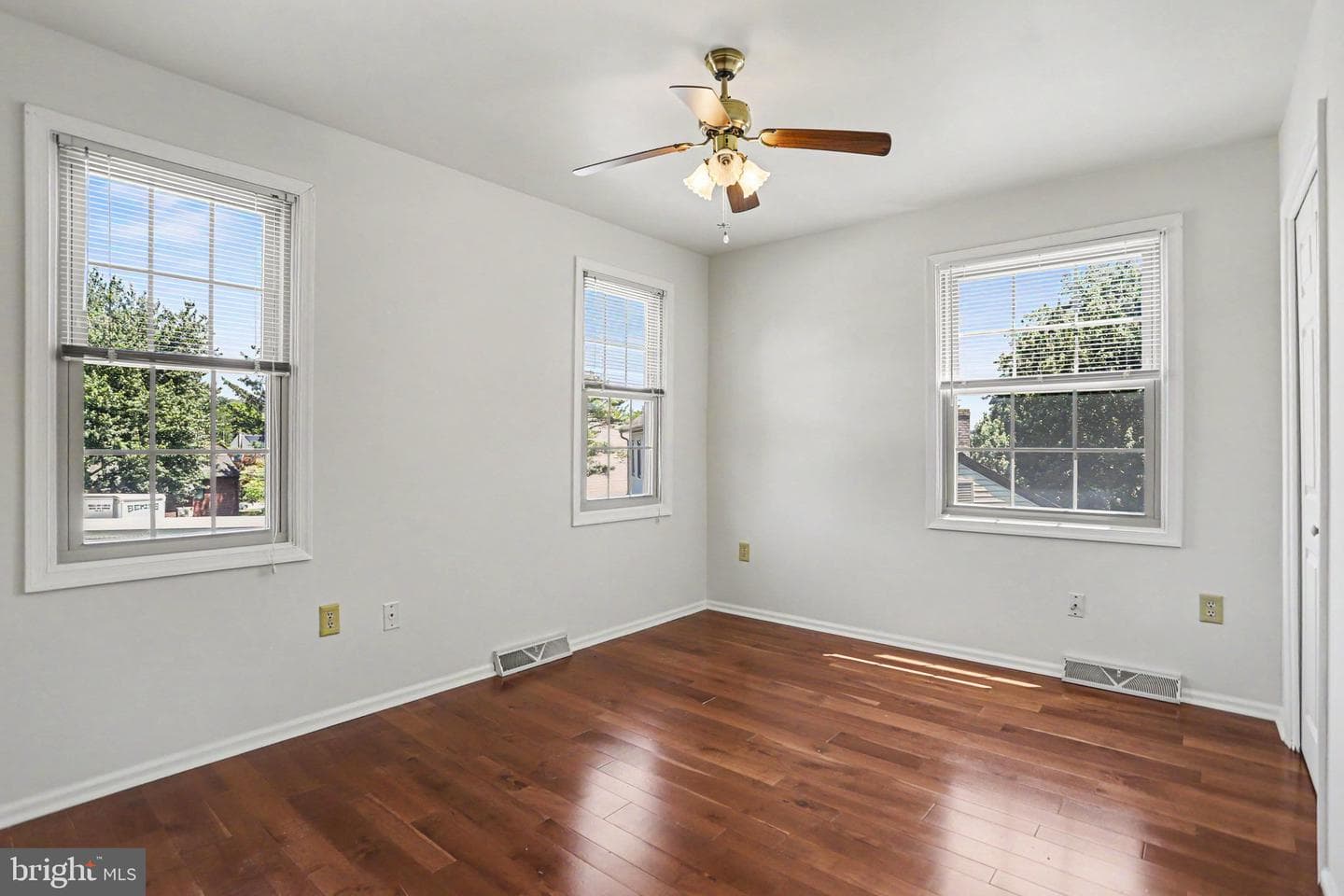 2870 Travis Court photo 20