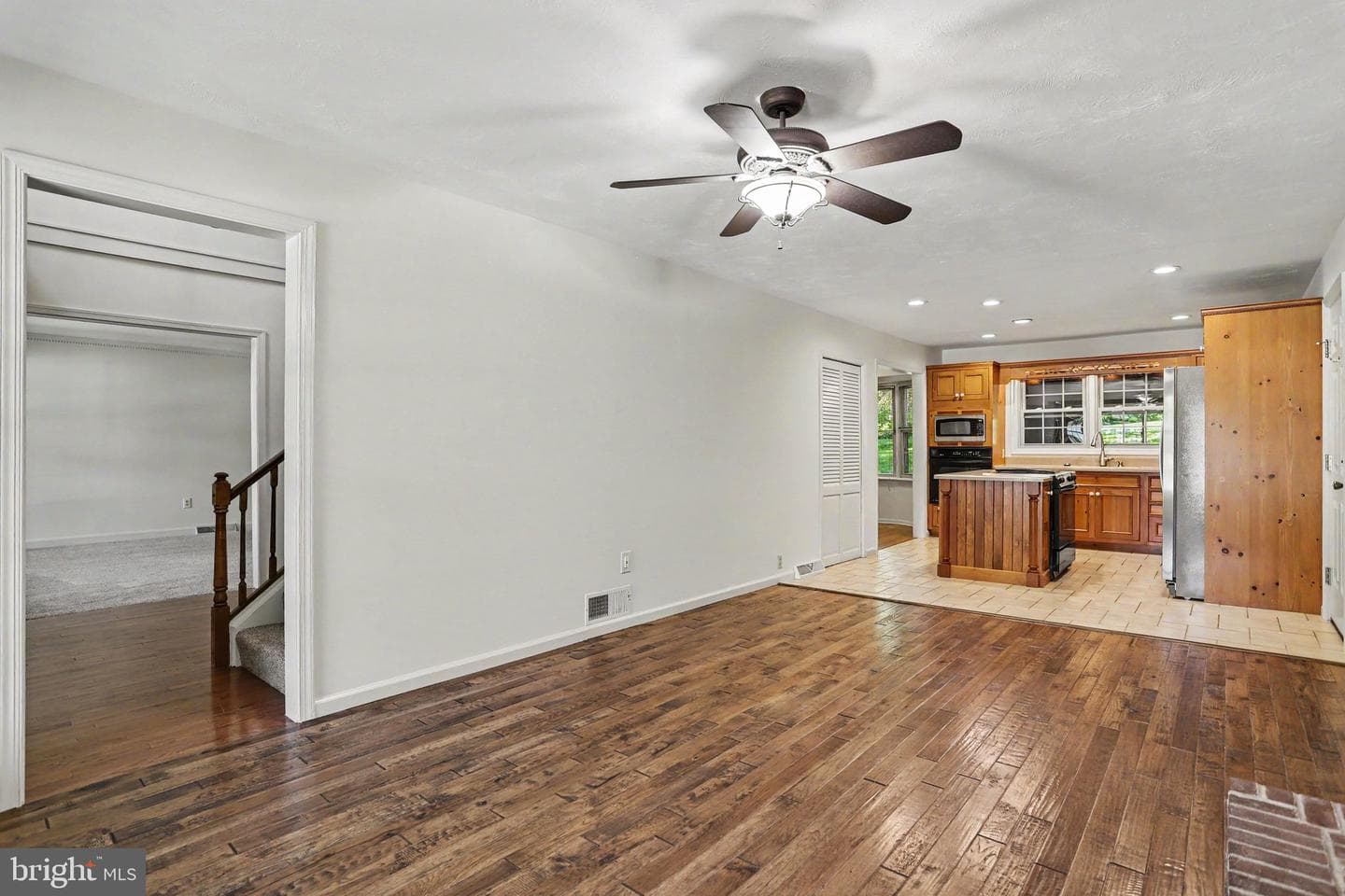 2870 Travis Court photo 6