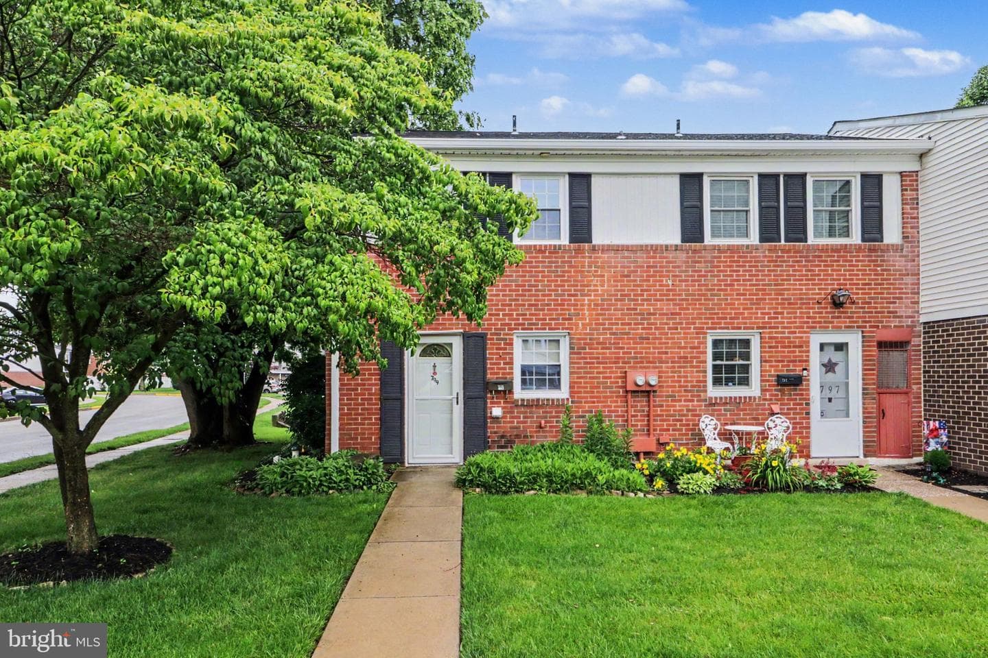 799 Hardwick Place photo 2