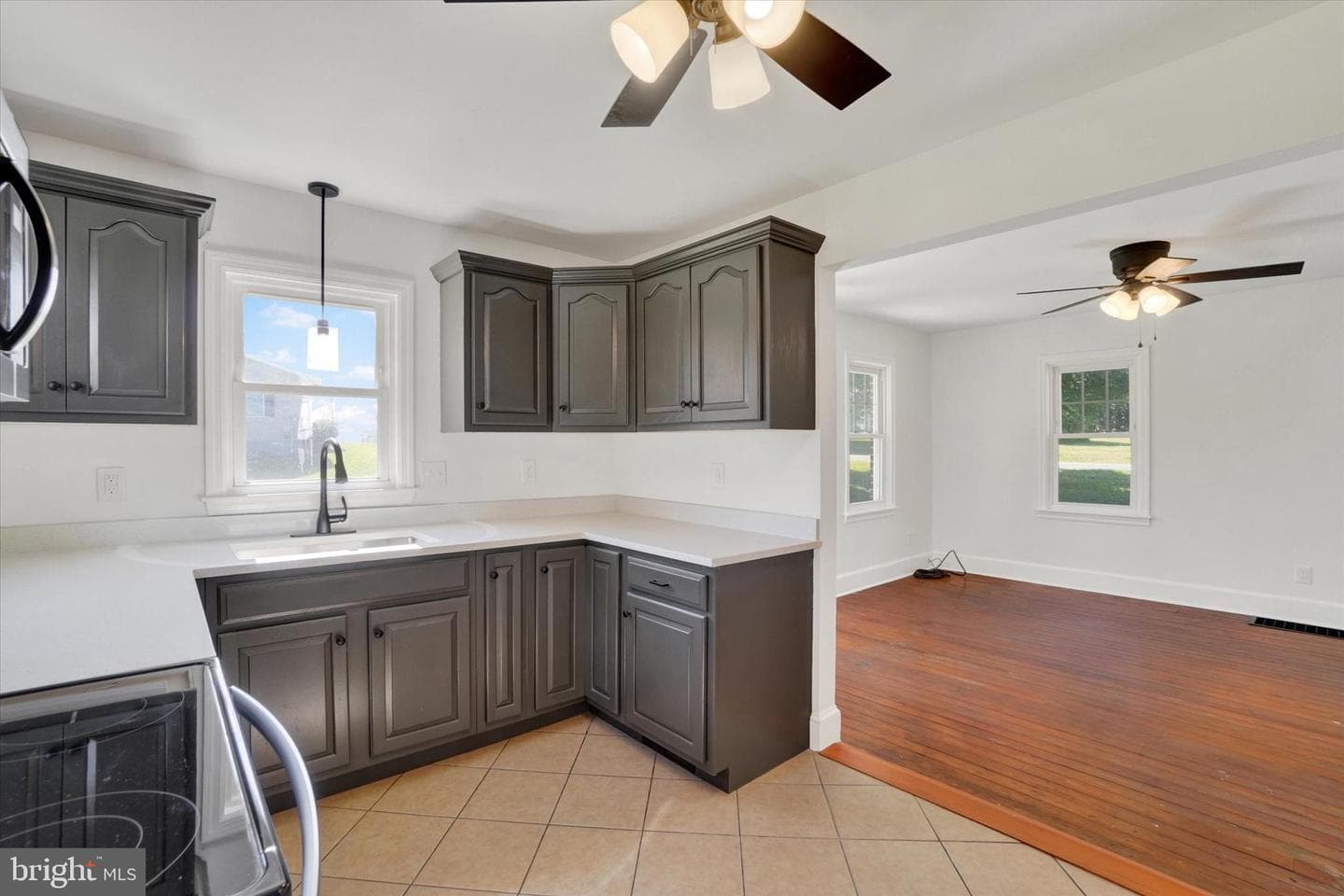 1527 Main Street photo 9