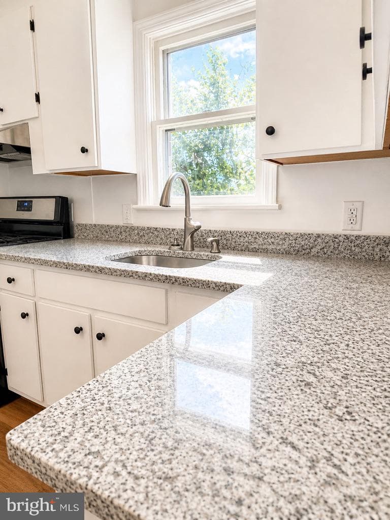 102 N Oxford Street photo 12