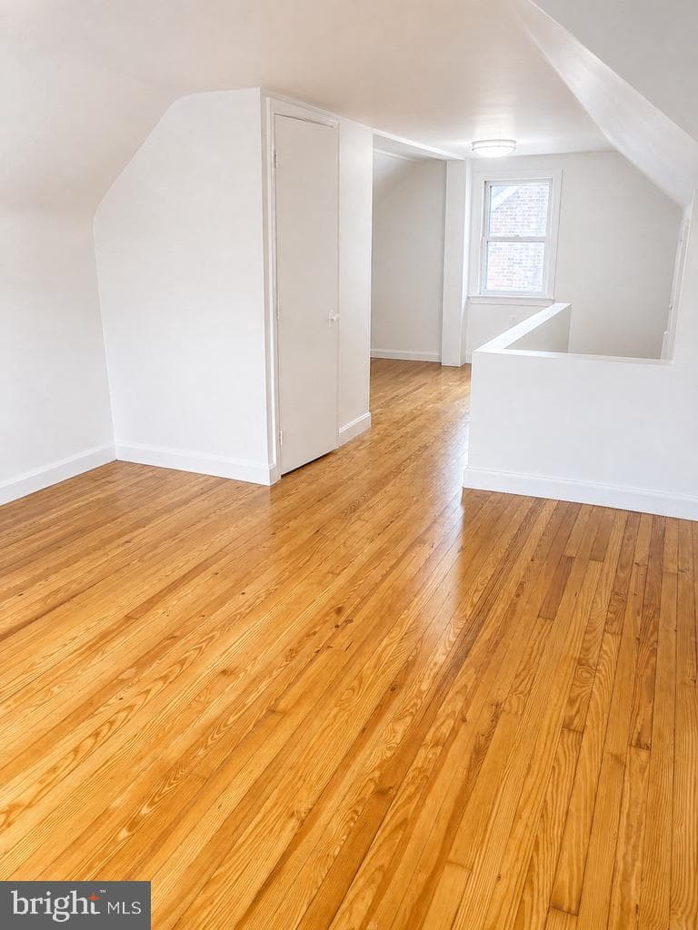 102 N Oxford Street photo 14