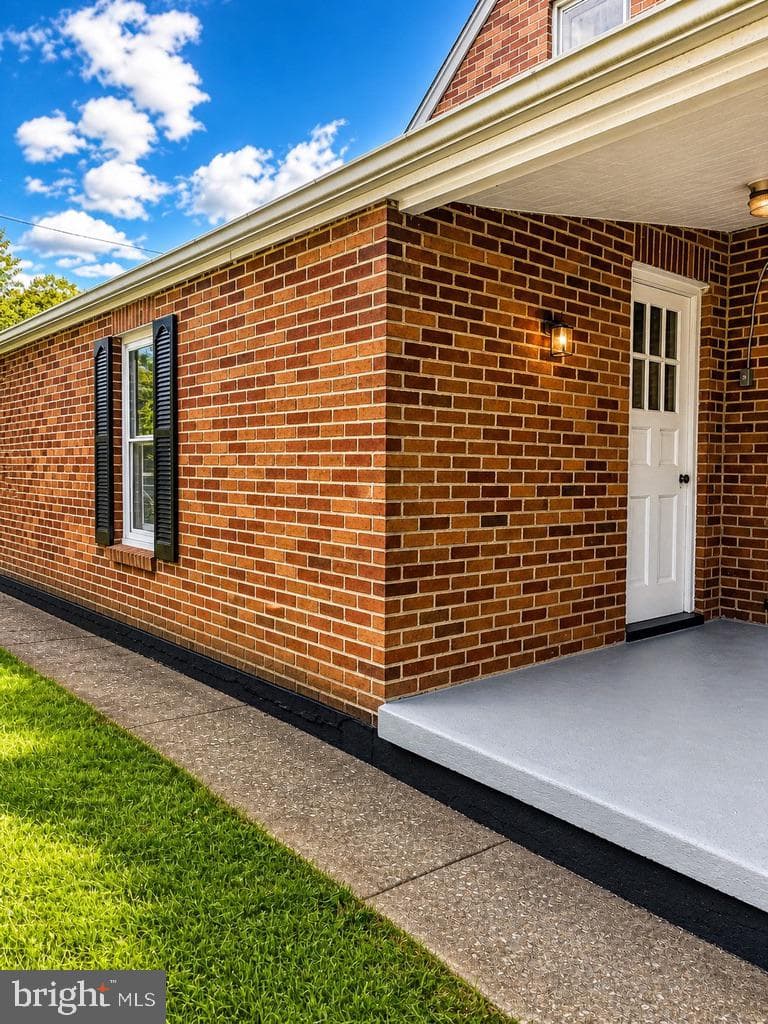 102 N Oxford Street photo 23