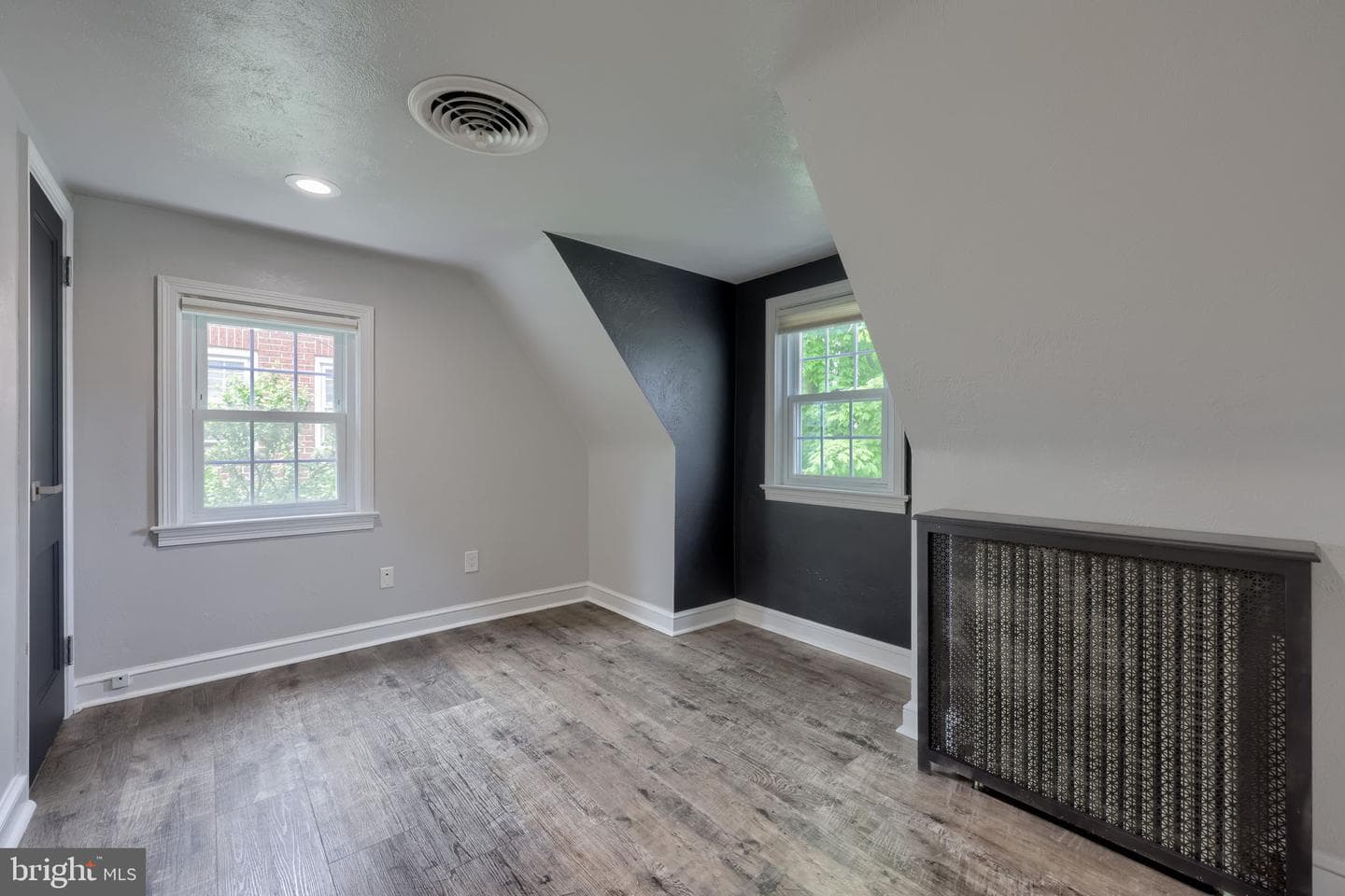 488 Hillcrest Road photo 24