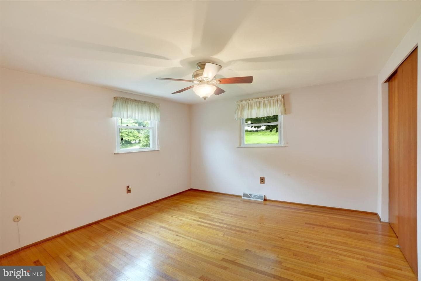 545 Skyview Drive photo 14