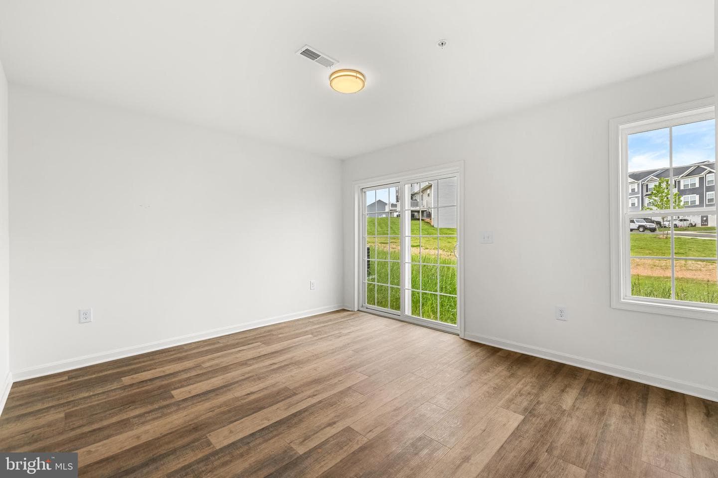 452 Bradford Drive photo 22