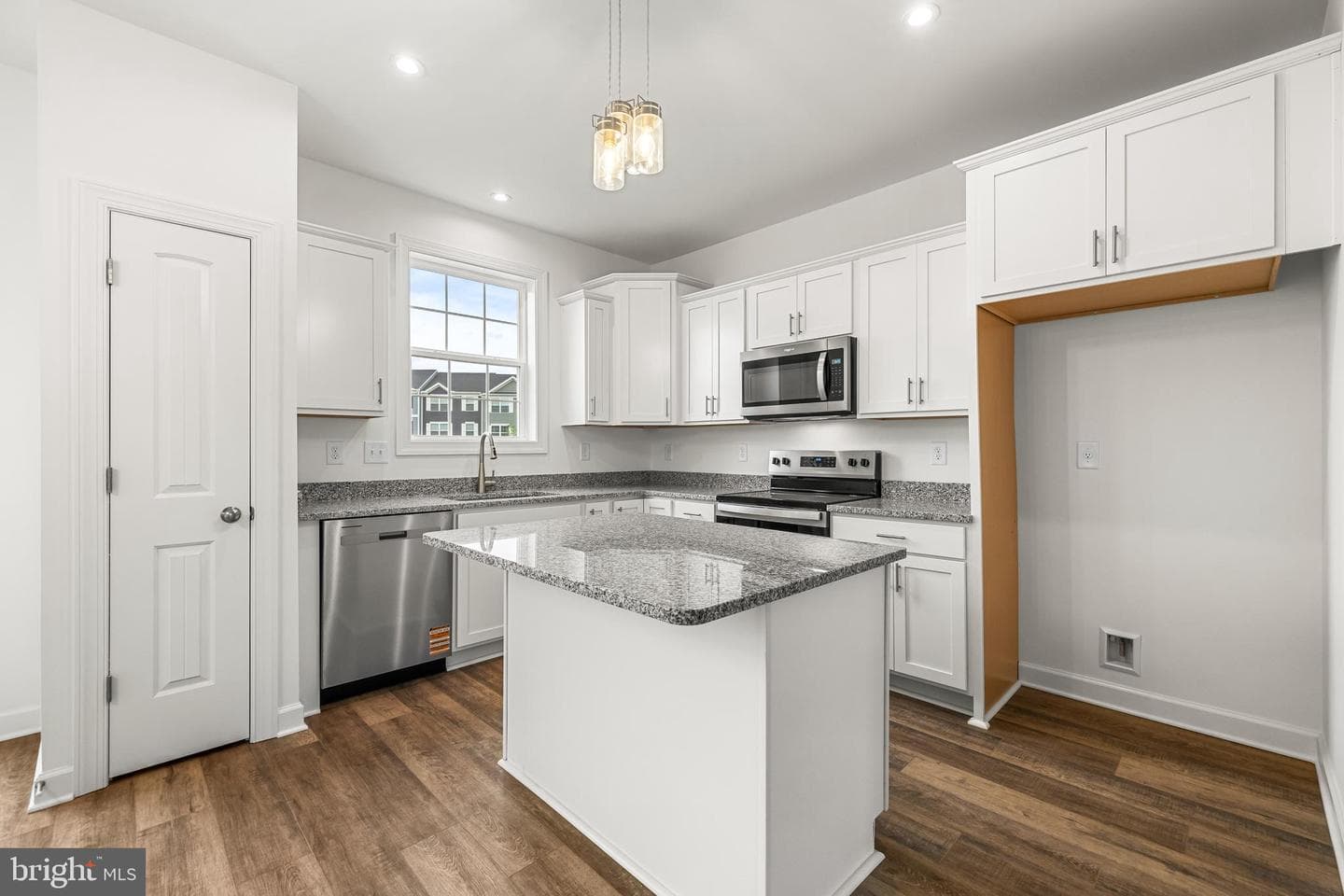 310 Verona Drive photo 9