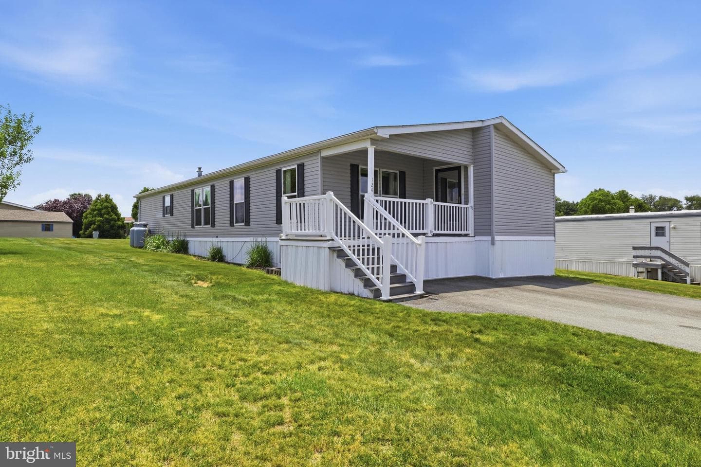 124 Lisa Circle, York