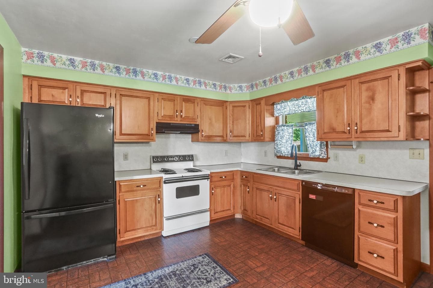 26 Laurel Drive photo 12