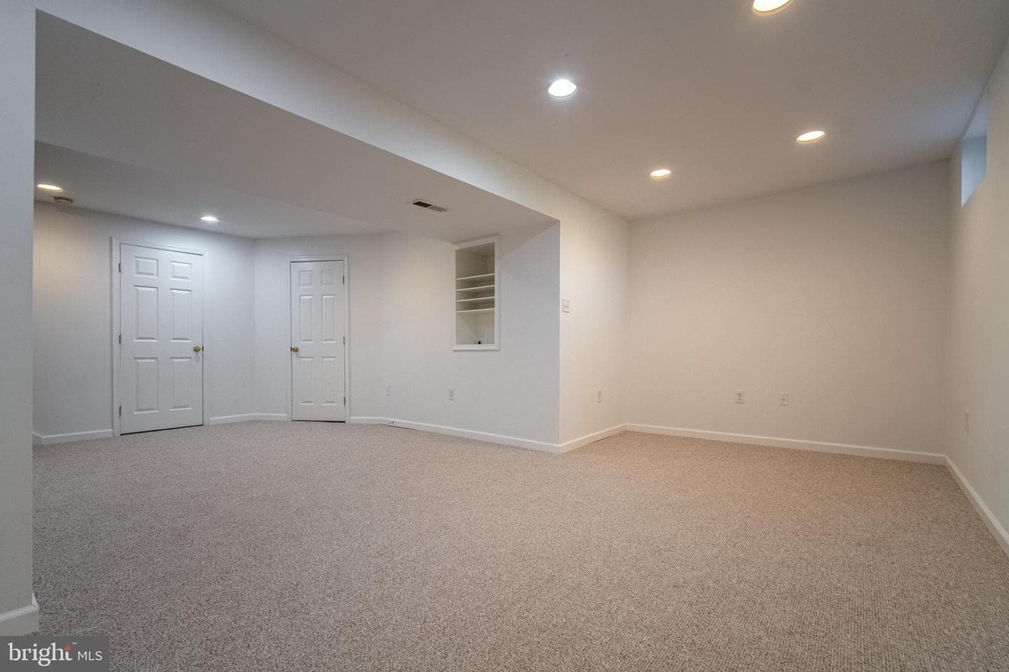98 E Beaver Street photo 20