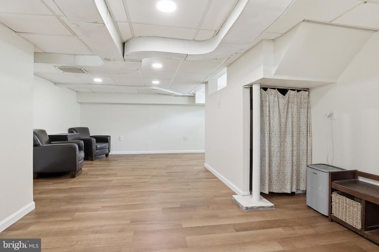 309 W Walnut Street photo 25