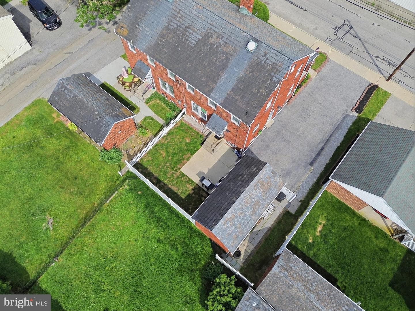 309 W Walnut Street photo 37